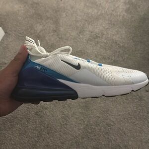 Nike 270s